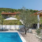 One-bedroom In Danilo Nyaraló